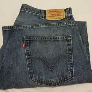 569 Levi Jeans